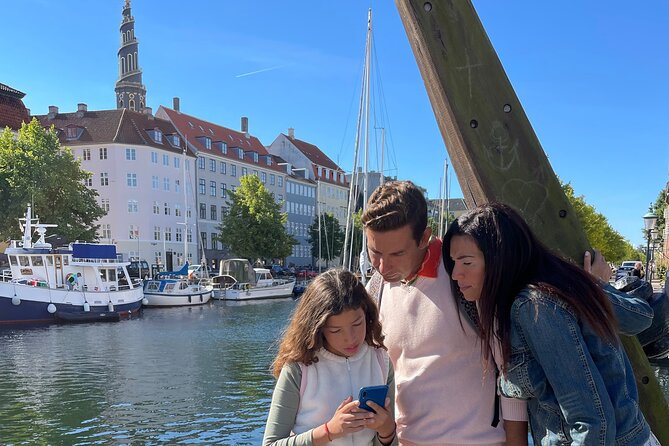 Self-guided Treasure Hunt Tour in Copenhagen - Build a Spaceship - Christiansborg Palace gives the route a major landmark