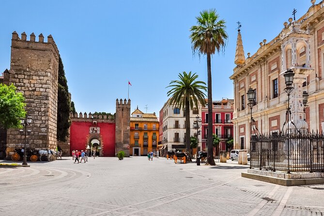 Seville Scavenger Hunt and Highlights Self Guided Audio Tour - Stop 4: Plaza del Cabildo and a quieter urban pause