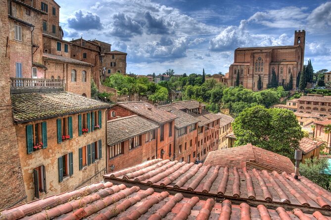 Siena Scavenger Hunt and Highlights Self Guided Audio Tour - Pinacoteca Nazionale and Santa Maria della Scala
