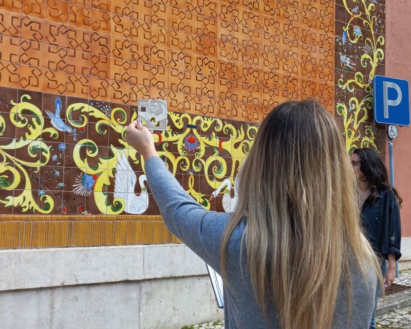 Sintra: Treasure Hunt & Walking Tour "The King's Secret" - Picking up the backpack in Sintra