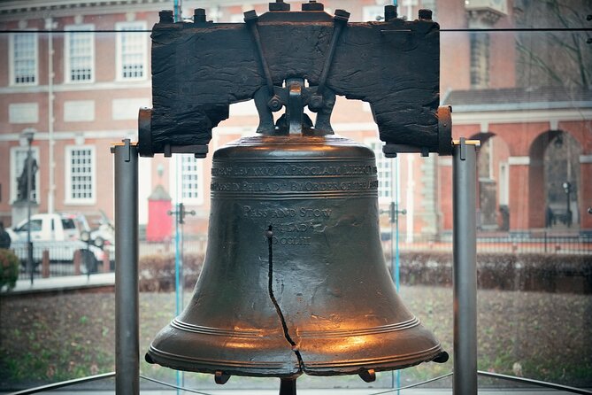 Solve the Case: Self-Guided Mystery Puzzle Walk in Philadelphia - Christ Church and the Burial Ground