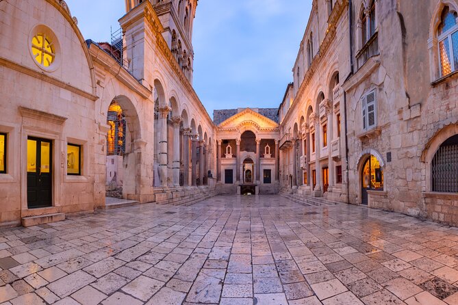 Split Scavenger Hunt and Highlights Self Guided Audio Tour - The Golden Gate and Diocletian’s Palace