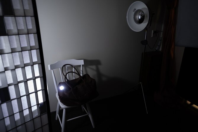 Steal The Crown Escape Room Experiences - The 15-minute briefing and first look inside
