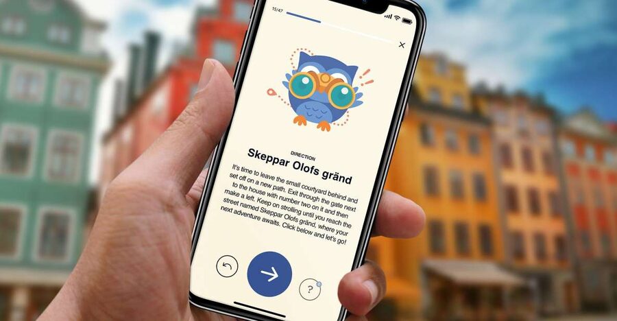 Stockholm: Old Town Self-Guided Tour Learn and solve Puzzles - Grand Square and the changing pace of the route