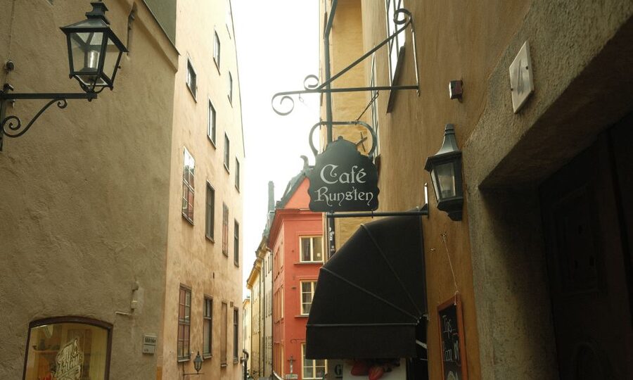 Stockholm: Old Town Self-Guided Tour Learn and solve Puzzles - How long the experience really takes