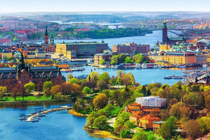 Stockholm Scavenger Hunt and Highlights Self Guided Audio Tour - Statues, churches, and the National Museum