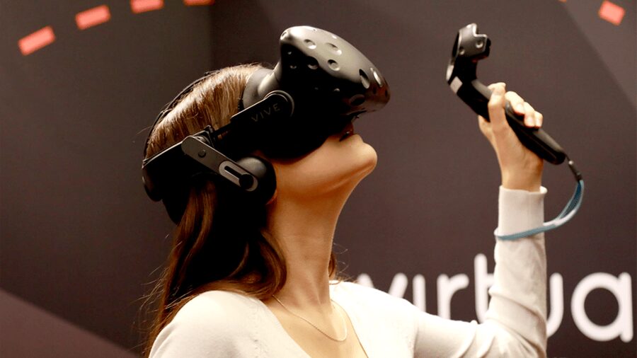 Strasbourg: Adventure in a virtual reality escape room - The lounge debrief and free group photo