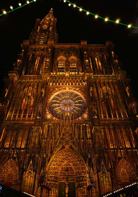 Strasbourg: City game - The Gold of Cagliostro - Gutenberg Square and Saint-Thomas Church