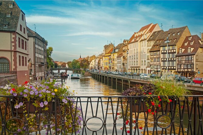 Strasbourg Scavenger Hunt and Highlights Self-Guided Audio Tour - The cathedral is the main visual prize