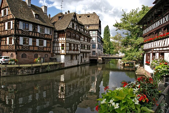 Strasbourg Scavenger Hunt and Highlights Self-Guided Audio Tour - Opera National du Rhin and Place de la République