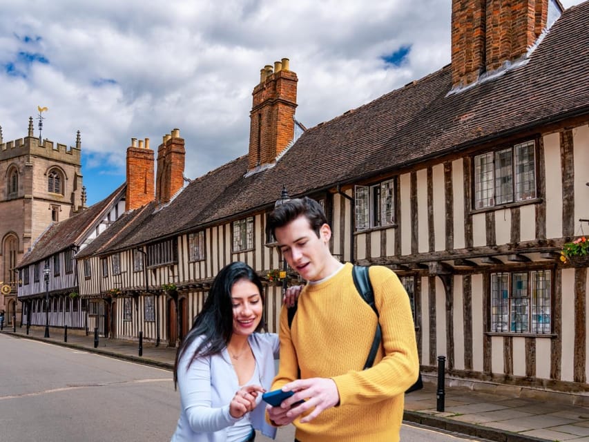 Stratford-upon-Avon: City Walking Tour & Exploration Game - Solving puzzles in the town center