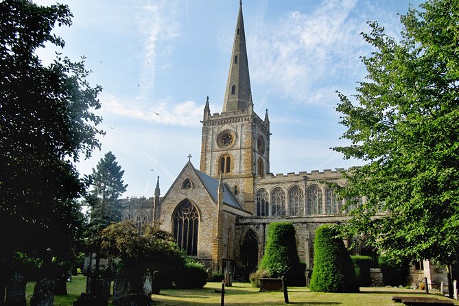 Stratford-upon-Avon: Self-Guided Walk & Interactive Treasure Hunt - The River Avon and Stratford’s other stories