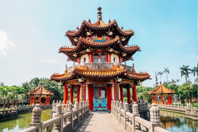 Taipei Scavenger Hunt and Sights Self-Guided Tour - Starting at Chiang Kai-shek Memorial Hall