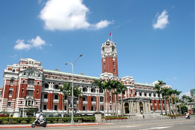 Taipei Scavenger Hunt and Sights Self-Guided Tour - Following Clues Through Taipei