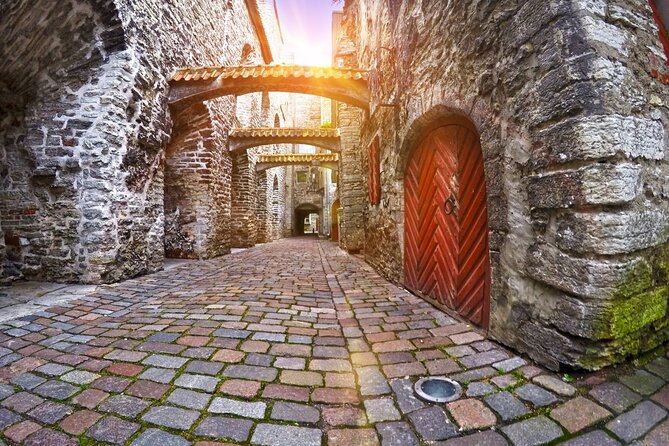 Tallinn Scavenger Hunt and Highlights Self Guided Audio Tour - Key things to know before you go