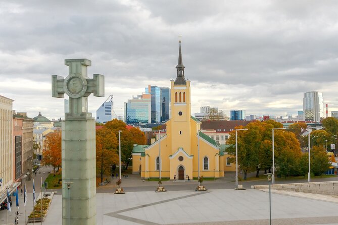 Tallinn Scavenger Hunt and Highlights Self Guided Audio Tour - Guild halls and the House of the Blackheads