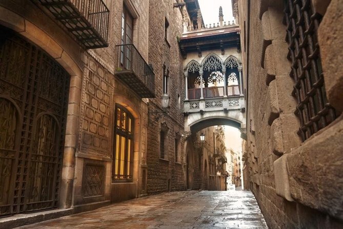 Tarragona Scavenger Hunt and Highlights Self Guided Audio Tour - Rambla Nova and the Monument to the Heroes of 1811
