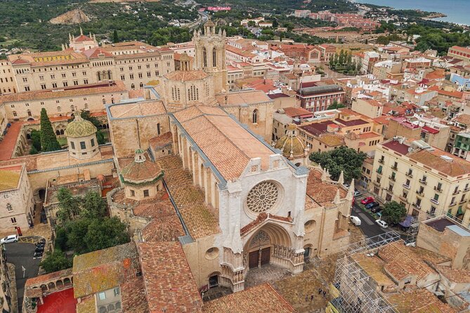 Tarragona Scavenger Hunt and Highlights Self Guided Audio Tour - Plaça dels Sedassos and Tarragona Cathedral