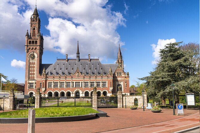 The Hague Scavenger Hunt and Highlights Self Guided Audio Tour - How this self-guided walk works