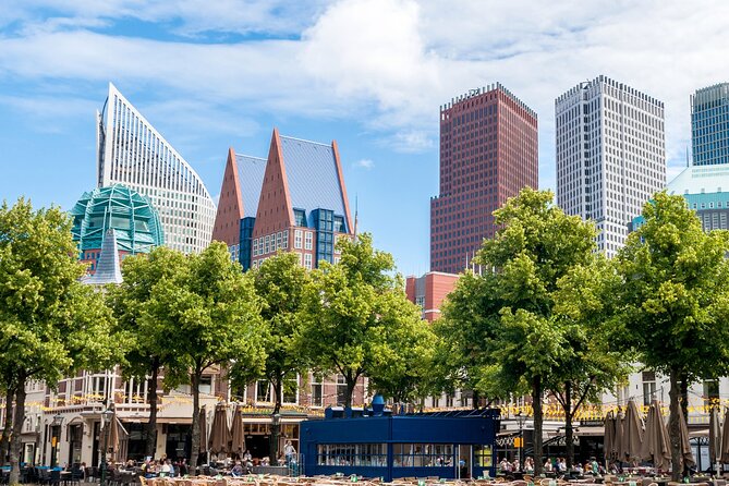 The Hague Scavenger Hunt and Highlights Self Guided Audio Tour - Stop 3: Het Plein