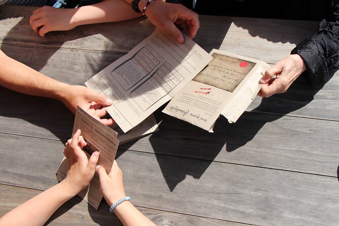The Murder by Christiansborg Palace: Interactive Mystery Hunt - Starting with the mystery envelope