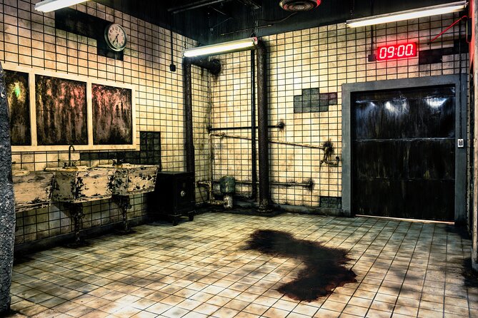 The Official SAW Escape Room in Las Vegas - Entering the Egan & Co. Meat Packing Plant