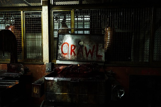 The Official SAW Escape Room in Las Vegas - Group size, private play, and the social side