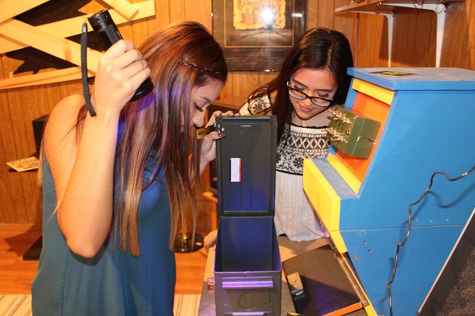 The Other Side: Paranormal Theme Escape Room by Extreme Escape San Antonio - What the first minutes are likely to feel like