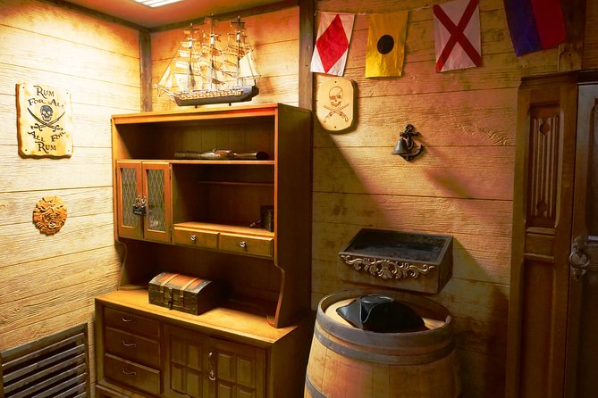 The Pirate Adventure Escape Room - Searching for clues and solving the first puzzles