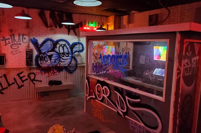 The Terminal Escape Room of Florida - Why the family format works