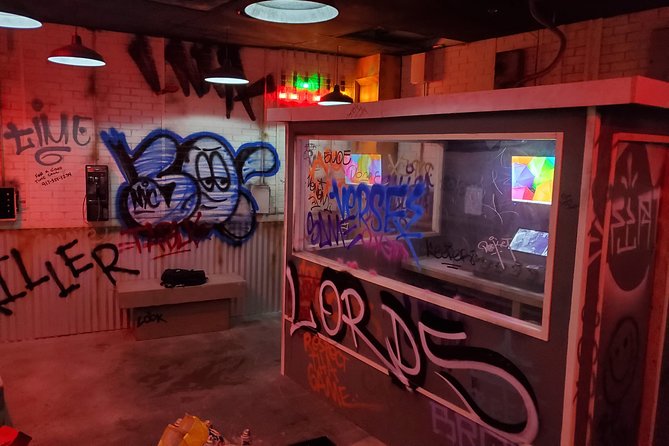 The Terminal Escape Room of Florida - Inside the dark Mermaid’s room