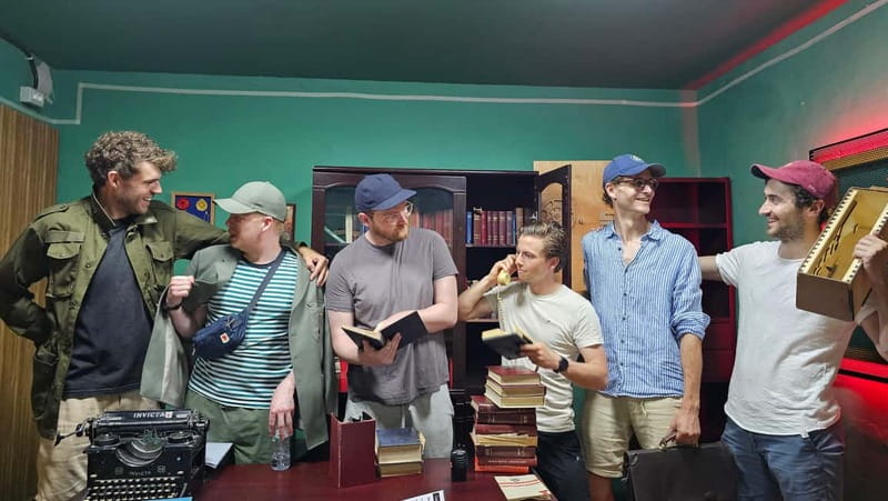 Tirana: Secret Agent Escape Room - The briefing and the radio link