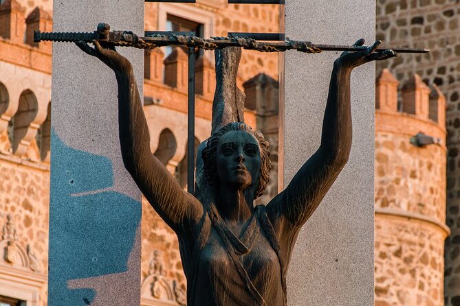 Toledo Scavenger Hunt and Highlights Self-Guided Tour - Starting at Plaza de Zocodover