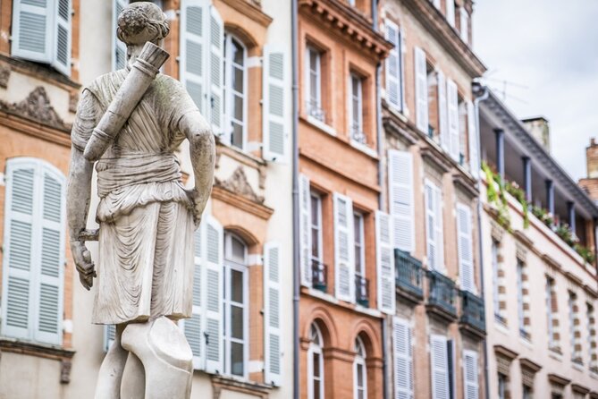 Toulouse "Ville Rose": Interactive Game & Walking Tour - The Capitol and Notre-Dame du Taur