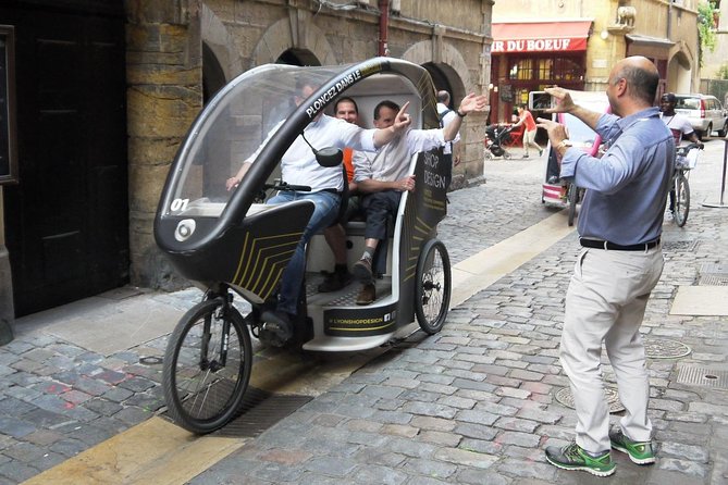 Treasure hunt in a Pedicab tour of Lyon - Vieux Lyon and the city’s covered passageways