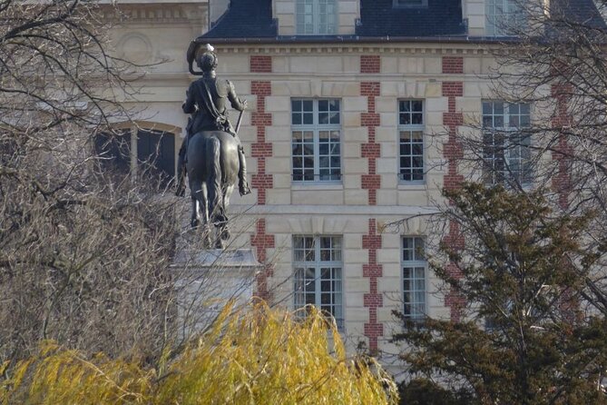 Treasure Hunt in Paris – From the Panthéon to the Louvre - Crossing the Seine to Île de la Cité
