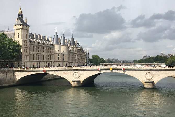 Treasure Hunt in Paris – From the Panthéon to the Louvre - What the $36.05 price gives you