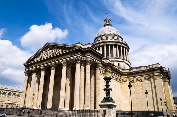 Treasure Hunt in Paris – From the Panthéon to the Louvre - Following the mystery toward Notre-Dame