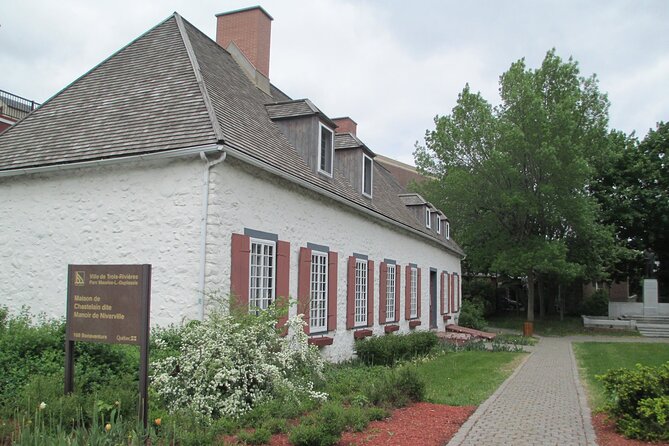 Trois-Rivières Self-Guided Walking Tour and Scavenger Hunt - Key points before you start