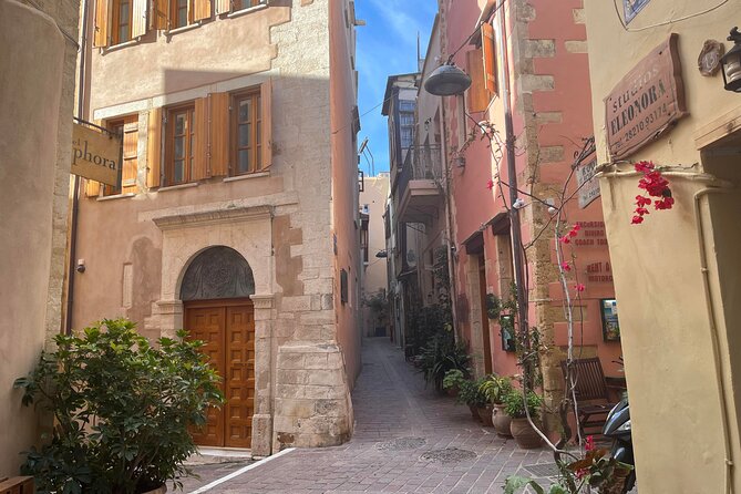 True Love in Chania: Self-Guided Romantic Puzzle Walk - A romantic game through Chania’s old quarters