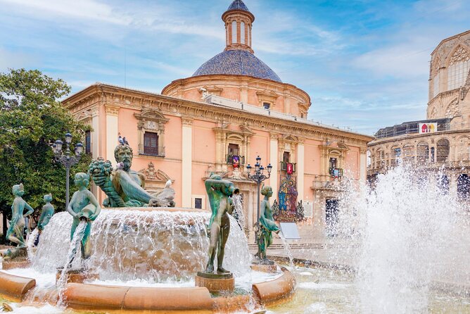Valencia Iconic Sights Scavenger Hunt - Palau de la Generalitat and Valencia’s civic center