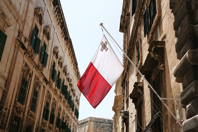 Valletta Scavenger Hunt and Highlights Self Guided Audio Tour - Great Siege Square and the National Library