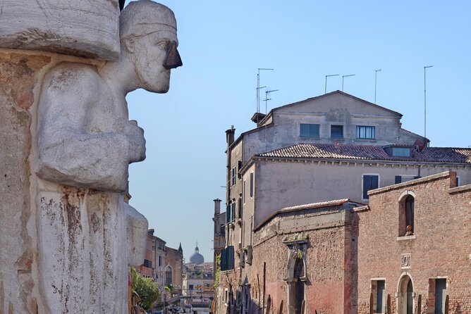 Venice Cannaregio Scavenger Hunt and Sights Self-Guided Tour - Santa Maria dei Miracoli and the pleasure of looking closely