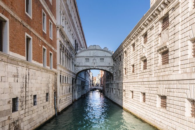 Venice: Casanova Charm Carnival Treasure Hunt - Why a treasure hunt fits Venice