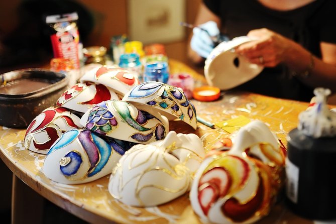 Venice: Casanova Charm Carnival Treasure Hunt - Carnival stories and the mask tradition