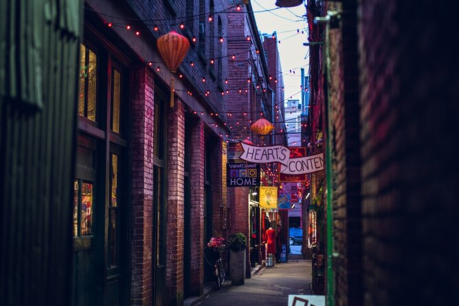 Victoria Scavenger Hunt and City Highlights Walking Tour - Who will enjoy this Victoria activity most