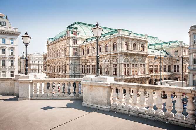 Vienna Highlights Self guided scavenger hunt and Walking Tour - Choosing a language for your group