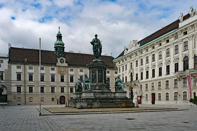 Vienna: The Great Plague Exploration Game - Albertina and the Habsburg Art Collection