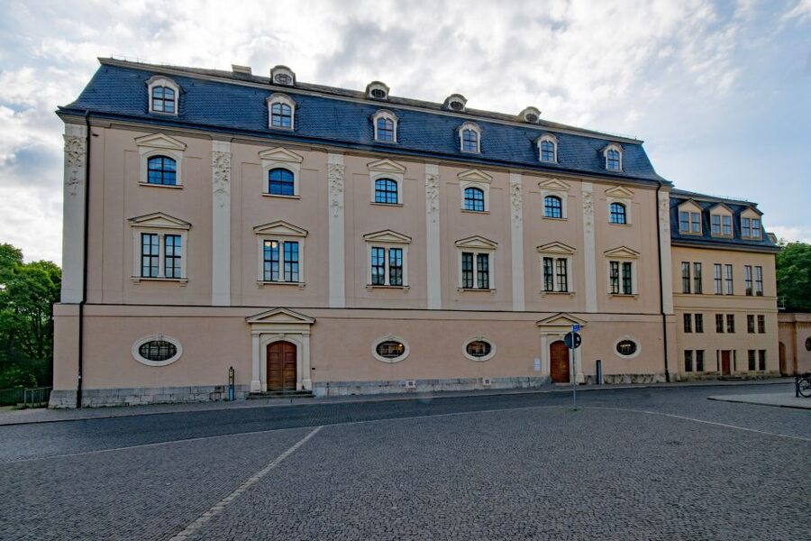 Weimar: Scavenger Hunt Self-Guided Walking Tour - The castle and the park beside the Ilm