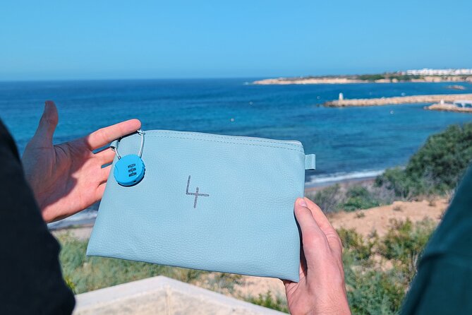 XploreMe! - Coral Bay Scavenger Hunt Outdoor Activity - Private groups and the $18.06 price